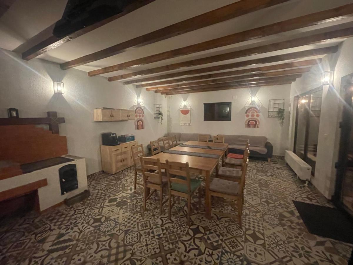 Pensiunea Saseasca Leresti Εξωτερικό φωτογραφία